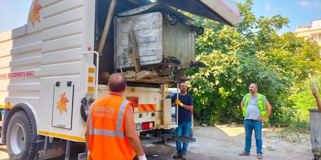 Gemlik Belediyesi Konteynır Temizliğini Sürdürüyor