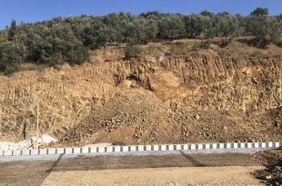 Gemlik’te yol çalışmasında tarihi kalıntılar bulundu