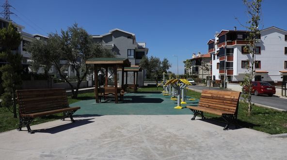 Gemlik’te yeni parklarda ahşap dönemi