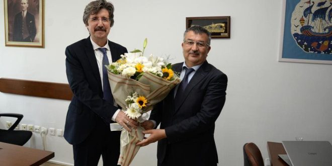 Gemlik Hukuk Fak.Dekanı Zekeriya Arı Rektor Yardımcısı Oldu