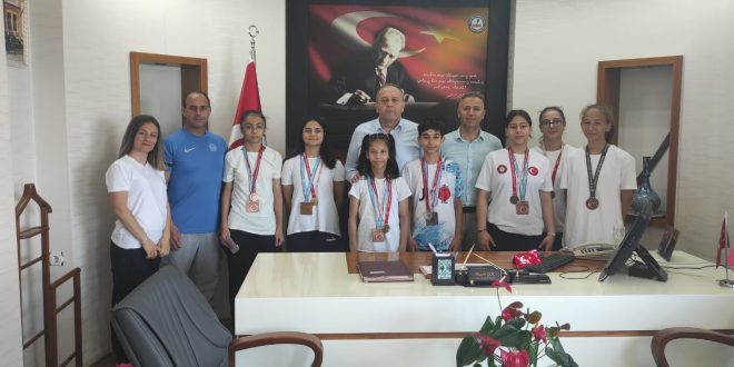 Gemlik Kaymakamı Hasan Göç Ulusal Başarı Elde Eden Sporcuları Ödüllendirdi