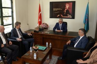 Hukuk Fakültesi'nde yeni dekan görevi devraldı