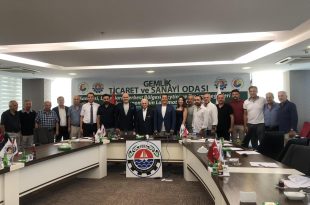 GTSO'dan Akıt'a Şeref Üyeliği Belgesi