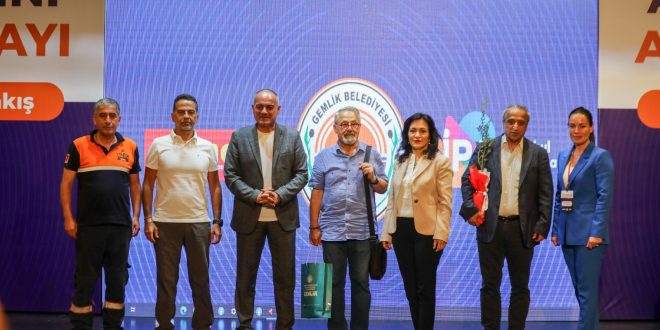 Uzman isimler Gemlik'te afetlere karşı alınacak tedbirleri konuştu