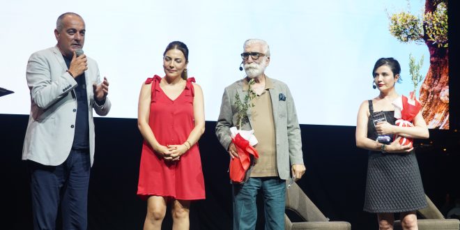 2. GEMLİK FİLM FESTİVALİ’NİN AÇILIŞINI CEZMİ BASKIN VE GONCA VUSLATERİ YAPTI