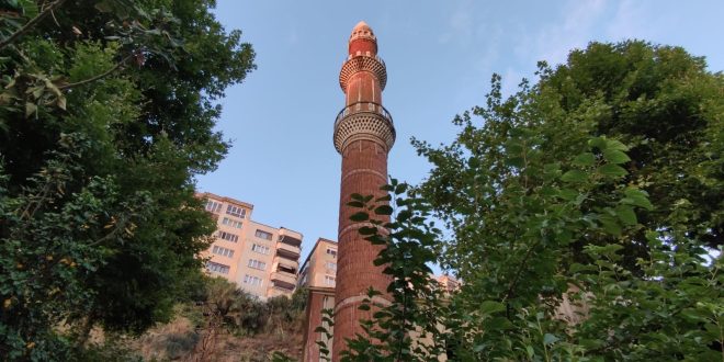 CAMİLER BİR BİR KAPANDI CEMAAT MAĞDUR OLDU
