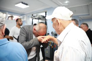 Başkan Sertaslan, “Yaşlılarımızın hayatlarını kolaylaştırmaya devam edeceğiz”