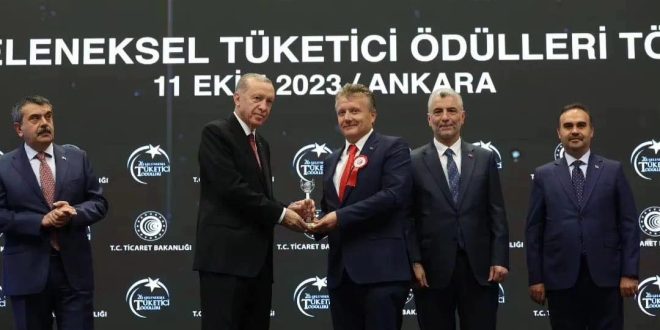 Peynirci Baba'ya Tüketici Memnuniyeti Ödülü