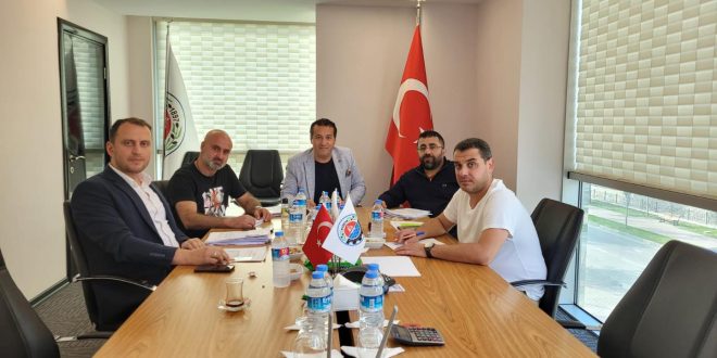 GTSO Üniversite Öğrencilerine Burs Desteği Vermeye Devam Ediyor.