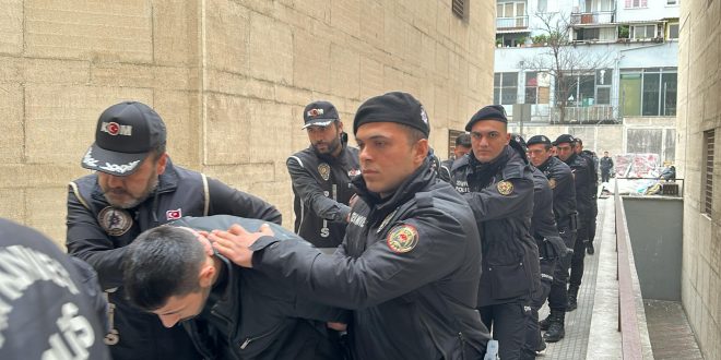 Gemlik'te Gözaltına Alınan Kafes-46 şüphelileri adliyeye sevk edildi