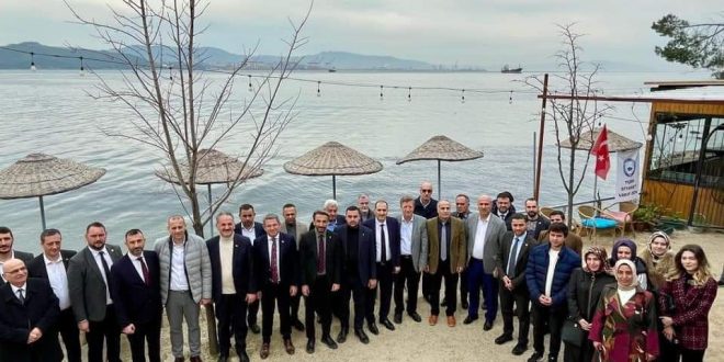 Türk Diyanet Vakıf Sen'den üyelerine ve Cumhur ittifakı Belediye Başkan adayı Refik Yılmaz'a kahvaltı