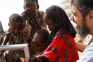 Huzur Derneğiyle Afrika Kıtasında Su Kuyusu & Kurban Bağışı