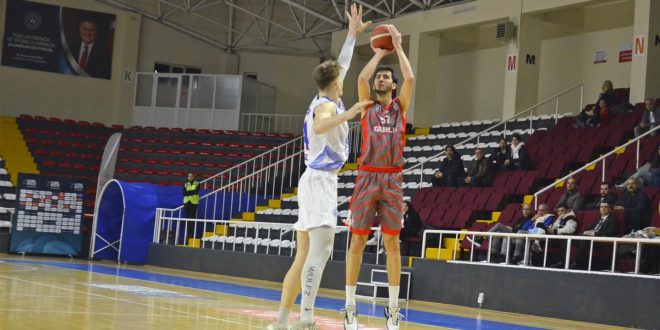 GEMLİK BASKETBOL PLAY-OFF ELEMELERİNDE 1-0 ÖNE GEÇTİ