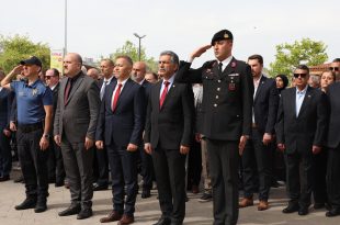 19 Mayıs kutlamaları Ata'nın huzurunda başladı