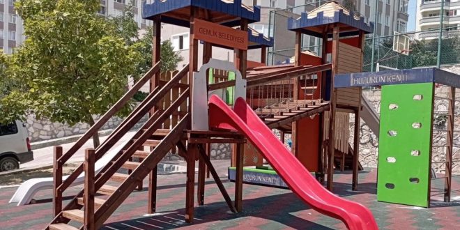 Cumhuriyet Mahallesi'ne yeni çocuk parkı