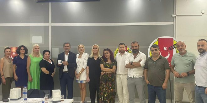 GEMLİKLİ HAYVANSEVERLER BELEDİYE BAŞKANI İLE BULUŞTU