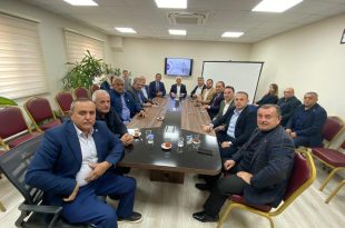 Gemlik Belediye Başkanı Deviren’den Gemlik Zeytin Kooperatifi’ne ziyaret