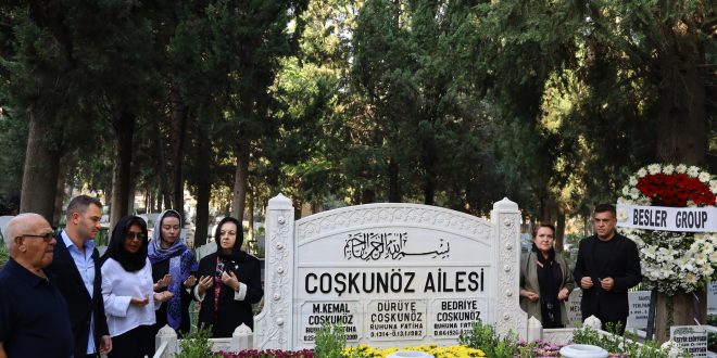 Bursa’nın Kemal Hocası Vefatının 24. Yılında Mezarı Başında Anıldı