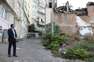 Gemlik’te Metruk Binalar Yıkılıyor