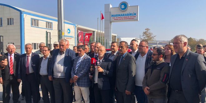 Gemlikli muhtarlar Marmarabirlik kooperatifinin açıkladığı fiyatları protesto ettiler.