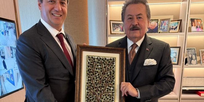 GTSO Başkanı Hasan Hamaloğlu, Devlet eski Bakanı Sayın Cavit Çağlar’ı İstanbul’daki ofisinde ziyaret etti.