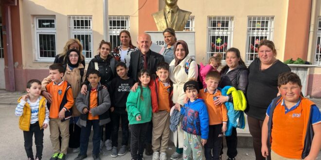 44 Yıllık Öğretmen Atila Muratoğlu Emekli Oldu