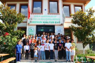 Gemlik Giresunlular Derneğinden Başarılı Öğrencilere Ödül Yağdı