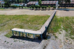 İznik Gölü’nün en büyük iskelesi karada kaldı