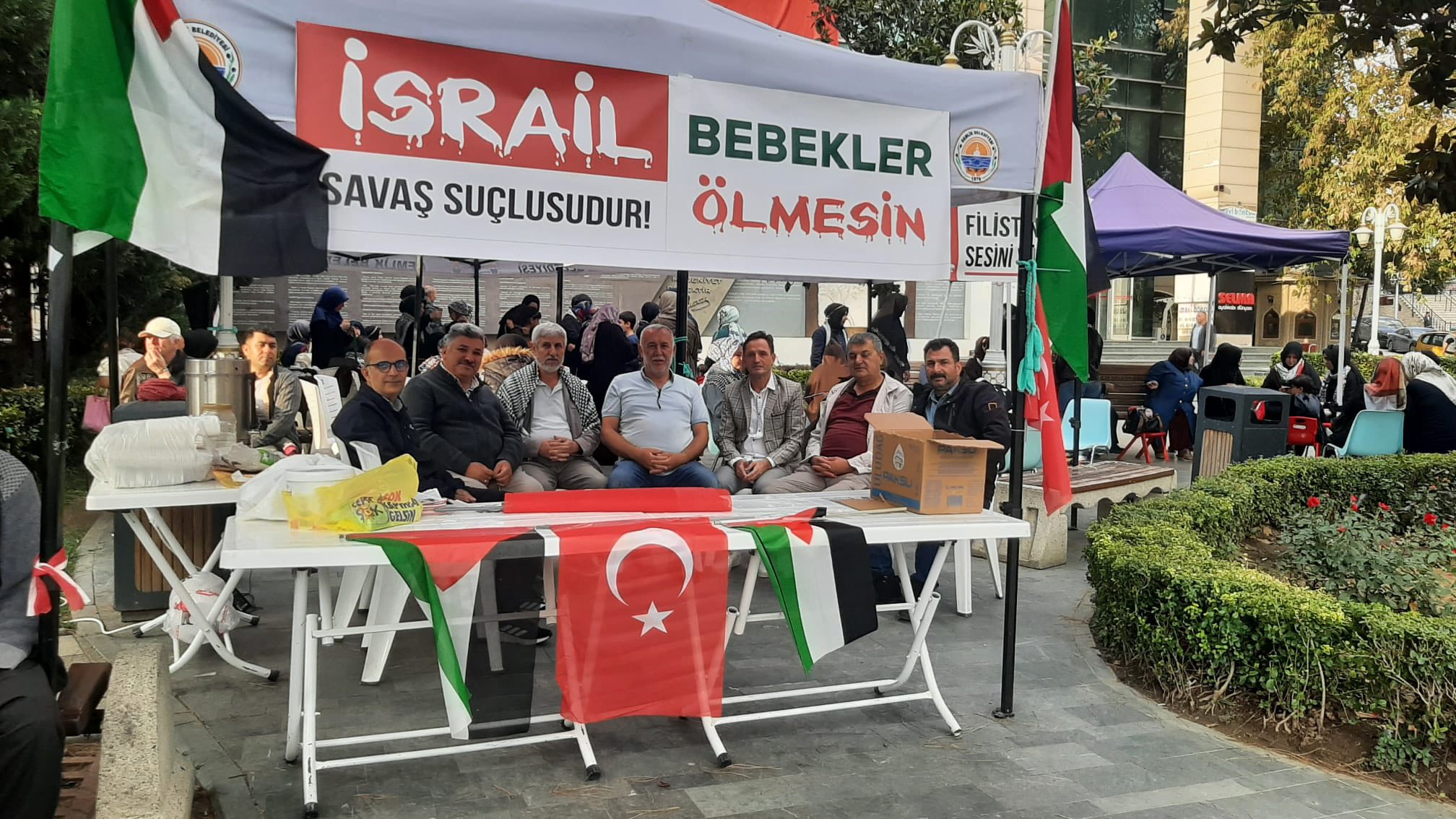 Gemlik’teki Gazze’ye Destek Çadır Nöbeti Devam Ediyor