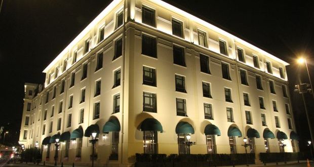 Dış Mekan LED Aydınlatma ile Güvenli ve Estetik Dış Cepheler