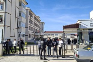 - Bursa'da okul çevrelerinde çocuk ve gençlerin korunmasına yönelik denetim yapıldı
