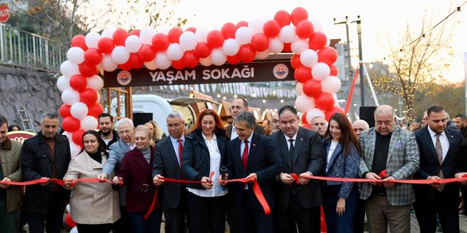Gemlik’te “Yaşam Sokağı” Açıldı