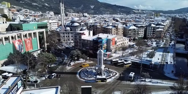 Gemlik yeni yıla beyaz örtüsü ile uyandı...