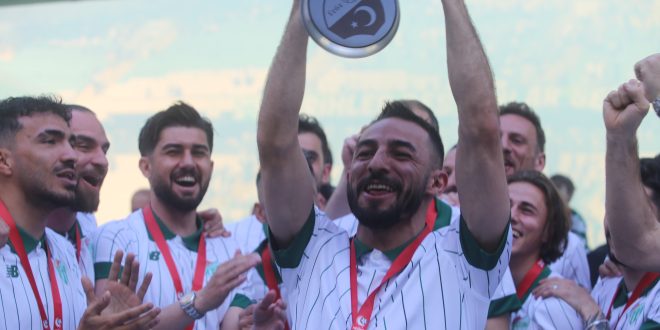 Bursa'da tarihi akşam, timsah geri döndü
