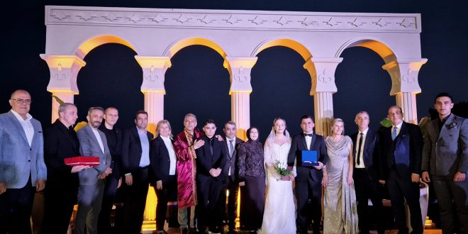 Topal ve Dinçer Ailelerinin Mutlu Günü