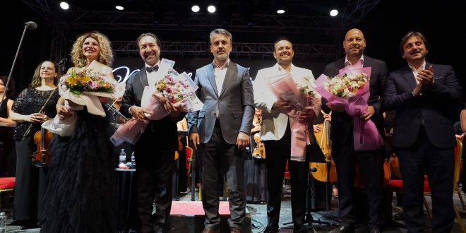 64’ÜNCÜ ULUSLARARASI BURSA FESTİVALİ’NE BÜYÜLEYİCİ AÇILIŞ