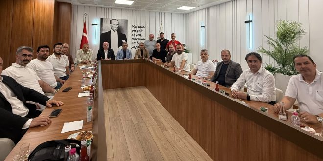 Gemlikspor'da 3. Lig Mesaisi Başladı: İlk Toplantı Gerçekleştirildi