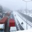 Karda kayan araçlar İstanbul yolunu trafiğe kapattı